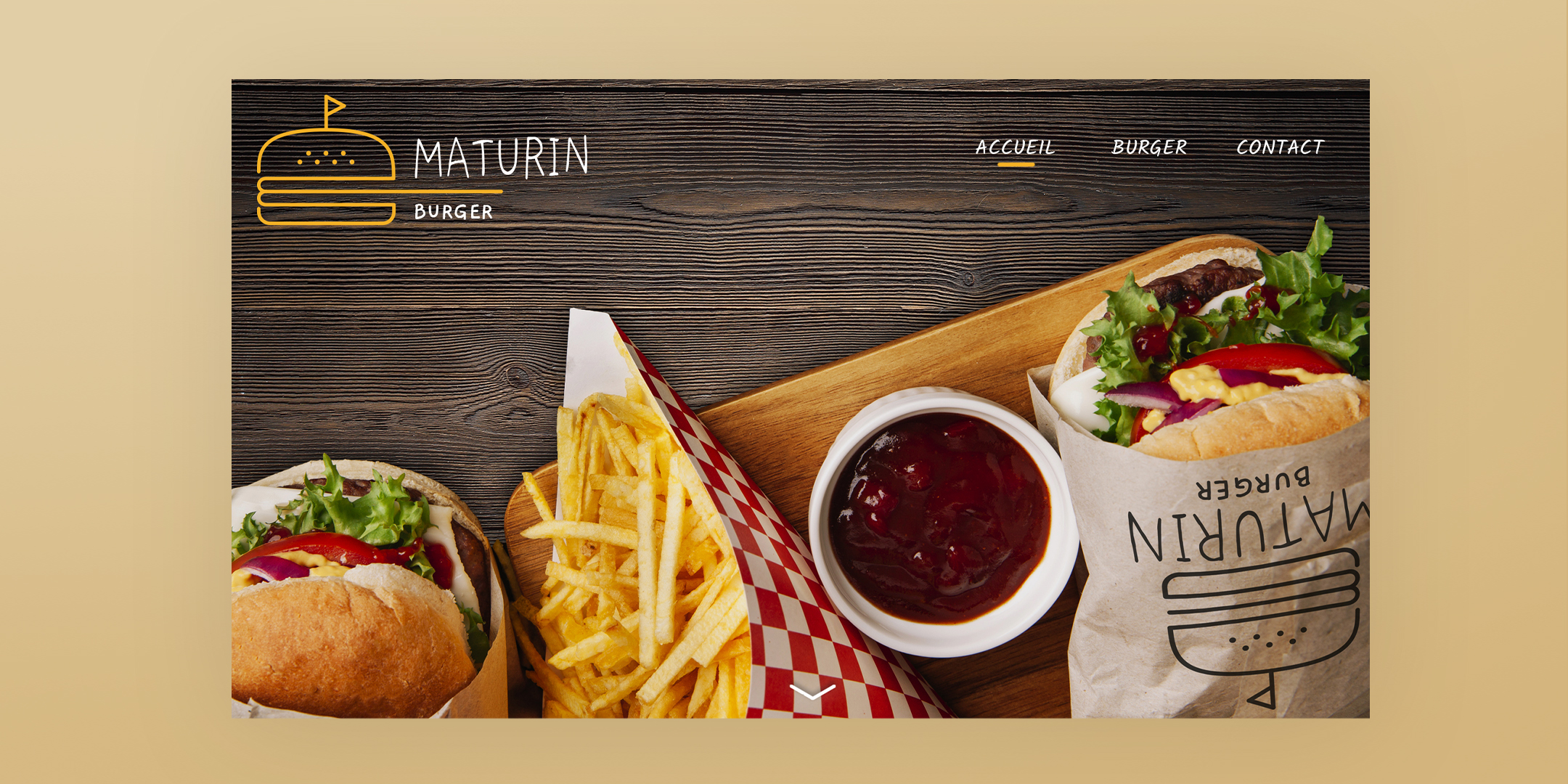 Maquette de la page daccueil du site internet Maturin Burger sur ordinateur. Le logo en haut à gauche est en jaune et blanc, la barre de navigation est en haut à droite, le nom des pages est écrit en blanc avec soulignage jaune pour marquer la page active. L'image de fond est une photo d'un menu du Maturin Burger sur planche de bois.