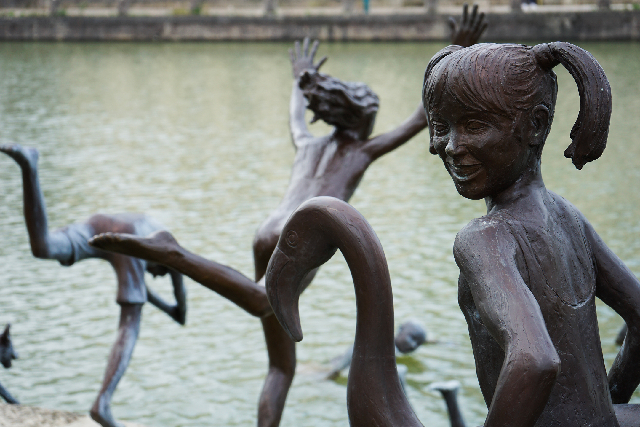 Photographie des statues rieuses du bord de Seine de la ville de Troyes.